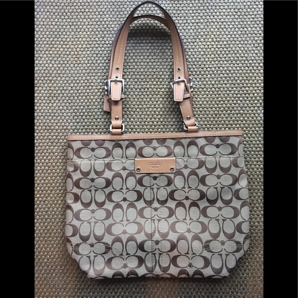 Coach Handbags - Coach Tote